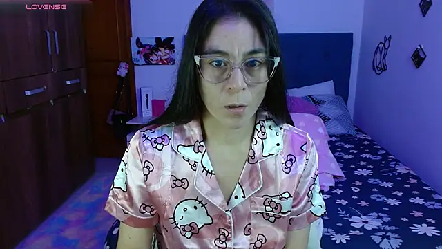 Snapshot of antonella_sweet33 chatting on 08.04.26 antonella sweet33 online show from 08.04.26