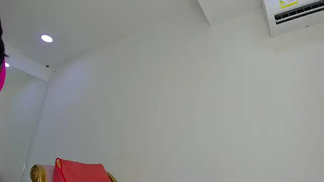Snapshot of rihanna_abiodun chatting on 05.08.26 rihanna abiodun online show from 05.08.26