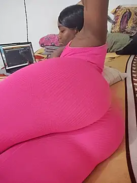Snapshot of rihanna_abiodun chatting on 07.16.26 rihanna abiodun online show from 07.16.26