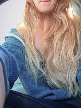 GoldenFlameGoddess online show from 09.23.25