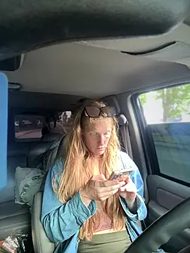 GoldenFlameGoddess online show from 06.19.26