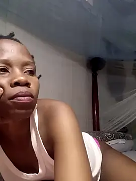 Snapshot of Queentesi chatting on 03.11.25 Queentesi online show from 03.11.25