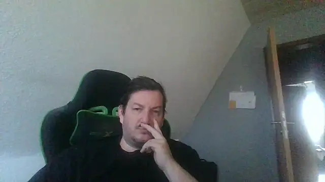 Snapshot of Golffahrer1982 chatting on 10.04.25 Golffahrer1982 online show from 10.04.25