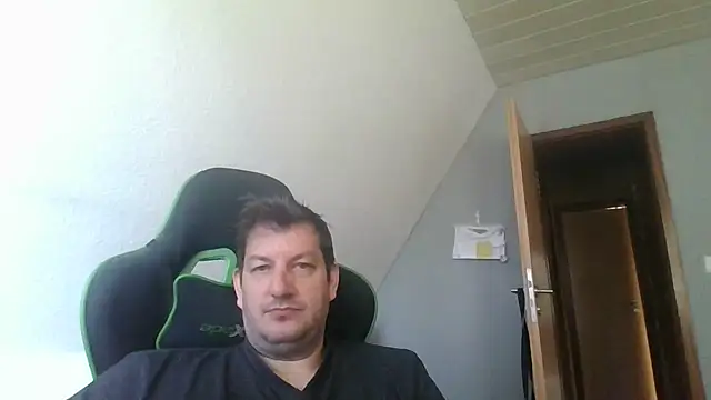 Snapshot of Golffahrer1982 chatting on 07.31.26 Golffahrer1982 online show from 07.31.26
