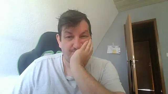 Snapshot of Golffahrer1982 chatting on 08.04.26 Golffahrer1982 online show from 08.04.26