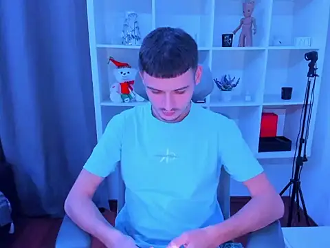 andboyfor6 online show from 12.15.25