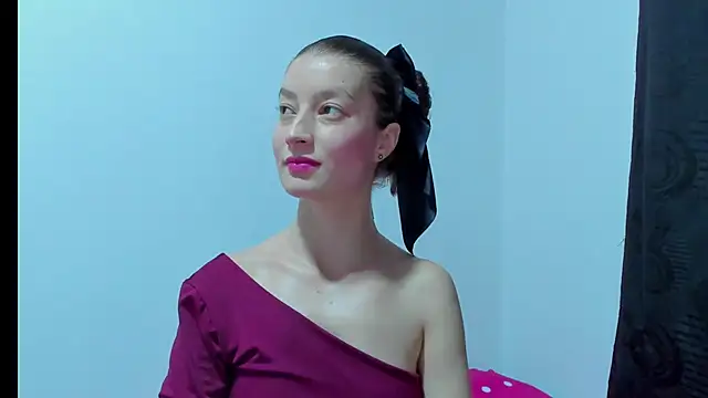 Snapshot of MiiaVolkova chatting on 10.03.25 MiiaVolkova online show from 10.03.25