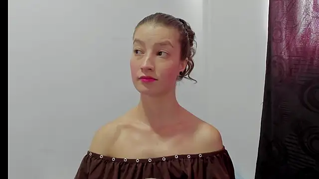 Snapshot of MiiaVolkova chatting on 11.06.25 MiiaVolkova online show from 11.06.25