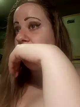 Snapshot of D_Marinna chatting on 03.19.25 D Marinna online show from 03.19.25