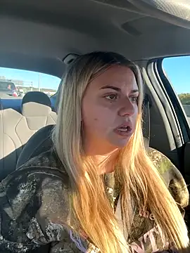 Snapshot of nicolesugarr chatting on 10.20.25 nicolesugarr online show from 10.20.25