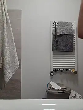 Snapshot of ToplessDragon@xh chatting on 04.13.26 ToplessDragonxh online show from 04.13.26