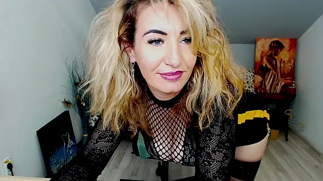 Cassandra Hotty online show from 02.28.25