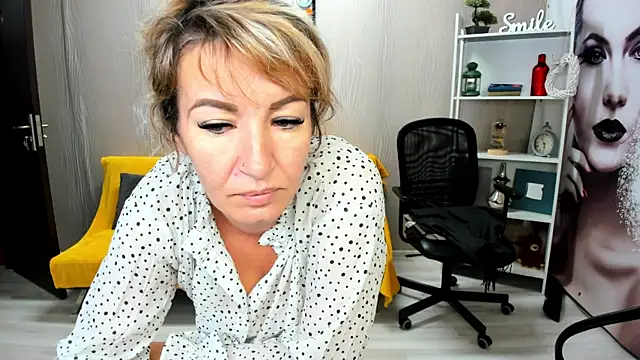 Cassandra Hotty online show from 09.10.25