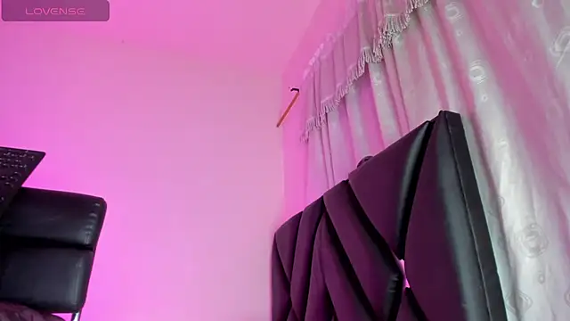 stephany doll  online show from 10.31.25