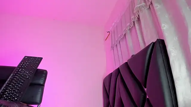 Snapshot of stephany_doll_ chatting on 05.14.26 stephany doll online show from 05.14.26