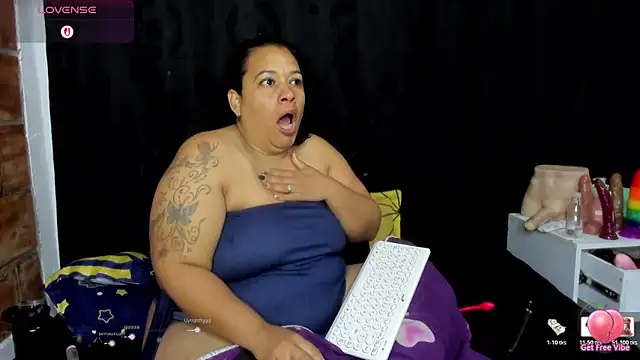 Snapshot of Sofie-Storm chatting on 02.15.26 Sofie-Storm online show from 02.15.26