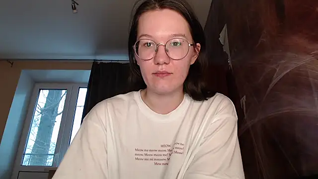 Snapshot of MiriamOr chatting on 01.15.25 MiriamOr online show from 01.15.25