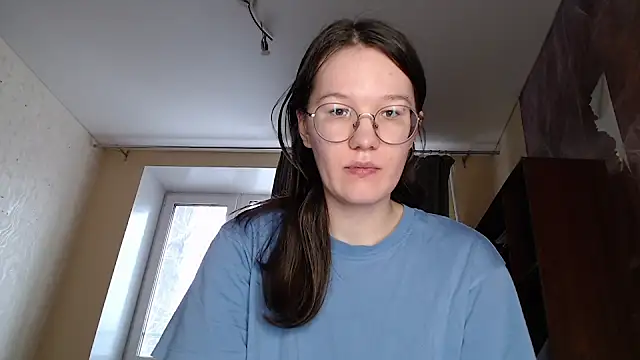 Snapshot of MiriamOr chatting on 01.23.25 MiriamOr online show from 01.23.25