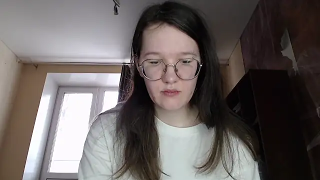 Snapshot of MiriamOr chatting on 01.29.25 MiriamOr online show from 01.29.25