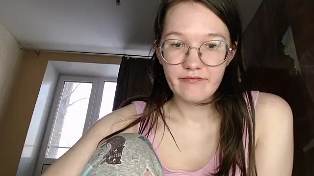 Snapshot of MiriamOr chatting on 02.14.25 MiriamOr online show from 02.14.25