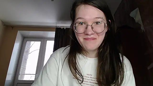 Snapshot of MiriamOr chatting on 02.22.25 MiriamOr online show from 02.22.25