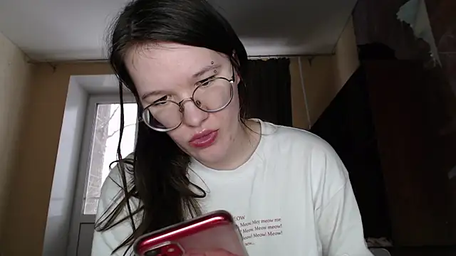 Snapshot of MiriamOr chatting on 02.23.25 MiriamOr online show from 02.23.25