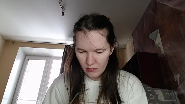 Snapshot of MiriamOr chatting on 02.27.25 MiriamOr online show from 02.27.25