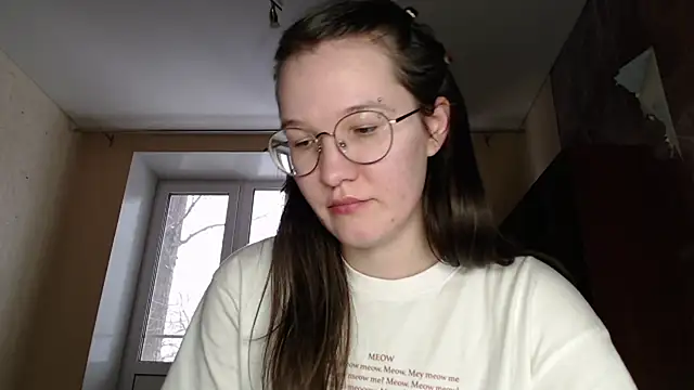 Snapshot of MiriamOr chatting on 02.27.25 MiriamOr online show from 02.27.25