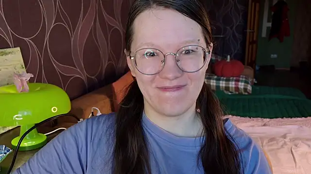 Snapshot of MiriamOr chatting on 01.18.26 MiriamOr online show from 01.18.26