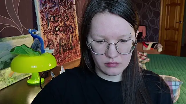 Snapshot of MiriamOr chatting on 03.11.26 MiriamOr online show from 03.11.26