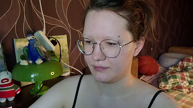 Snapshot of MiriamOr chatting on 07.26.26 MiriamOr online show from 07.26.26