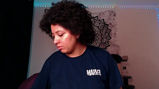 Snapshot of michell_bling1 chatting on 12.04.24 michell bling1 online show from 12.04.24