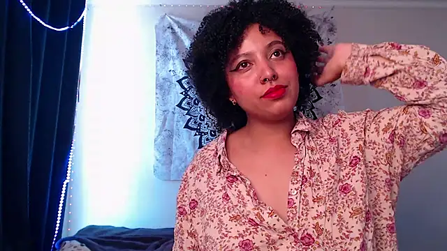 Snapshot of michell_bling1 chatting on 12.15.24 michell bling1 online show from 12.15.24