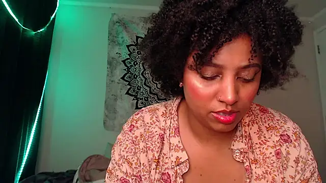 Snapshot of michell_bling1 chatting on 01.10.25 michell bling1 online show from 01.10.25