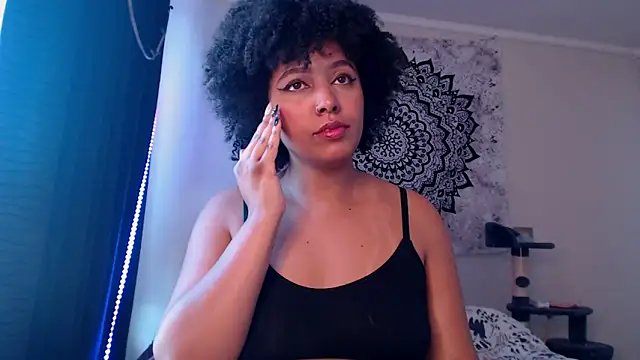 Snapshot of michell_bling1 chatting on 02.04.25 michell bling1 online show from 02.04.25