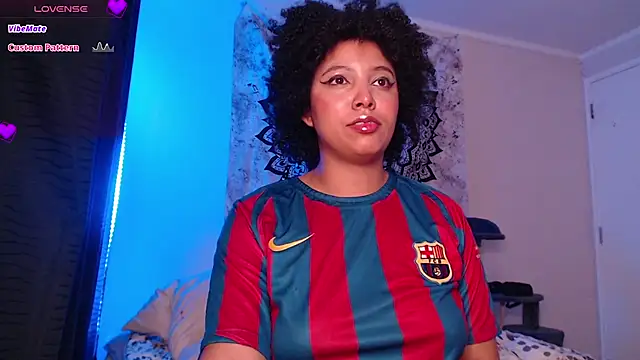 Snapshot of michell_bling1 chatting on 02.19.25 michell bling1 online show from 02.19.25