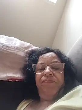 Snapshot of mariy522 chatting on 11.18.25 mariy522 online show from 11.18.25