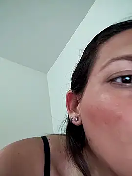 Mia Hampton online show from 02.28.25