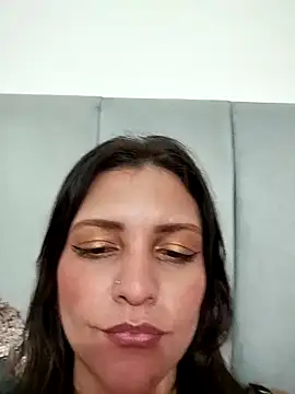 Mia Hampton online show from 03.08.25