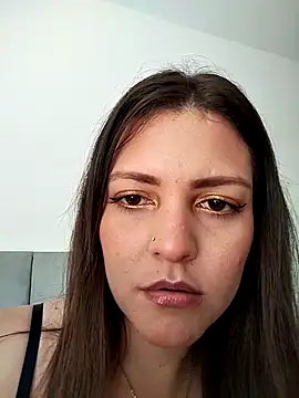 Mia Hampton online show from 03.09.25