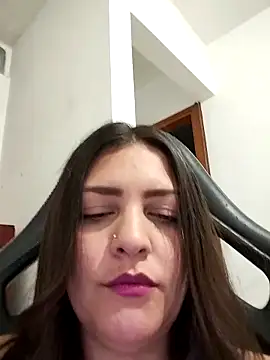 Mia Hampton online show from 02.08.26