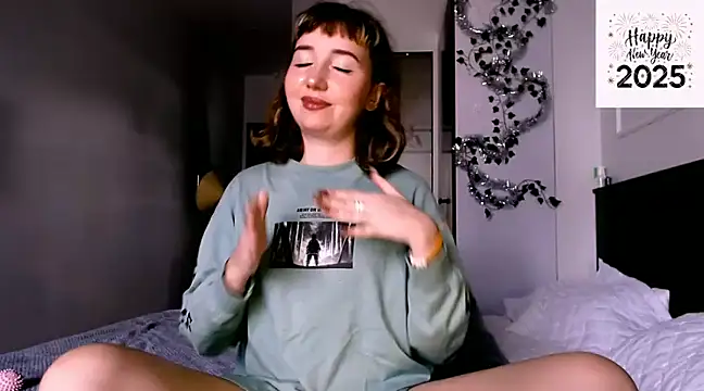 Snapshot of Cosmo_Riri chatting on 01.01.25 Cosmo Riri online show from 01.01.25