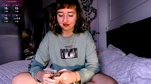 Snapshot of Cosmo_Riri chatting on 01.11.25 Cosmo Riri online show from 01.11.25