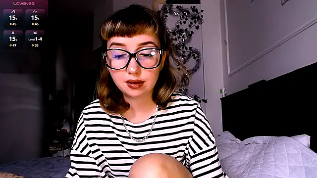 Snapshot of Cosmo_Riri chatting on 01.12.25 Cosmo Riri online show from 01.12.25