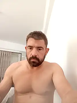 Snapshot of George21ek chatting on 10.24.25 George21ek online show from 10.24.25