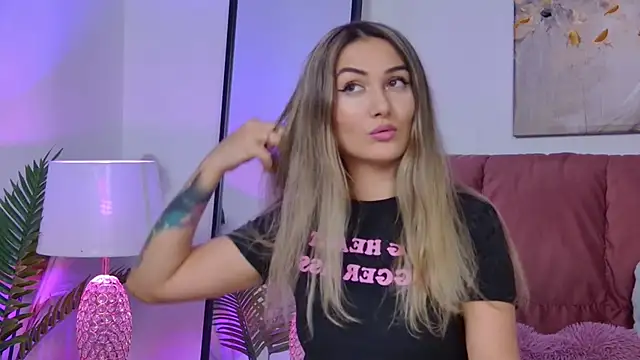 NicolLopeze online show from 10.10.25