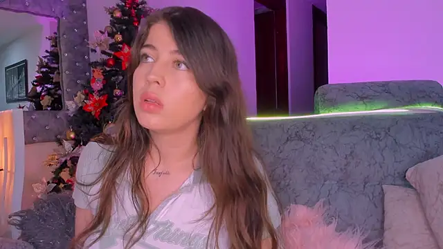 Snapshot of zoe_kittylove chatting on 11.18.25 zoe kittylove online show from 11.18.25