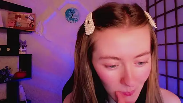 KateCuddle online show from 12.12.24