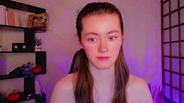 KateCuddle online show from 12.18.24