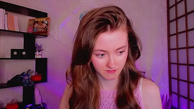 KateCuddle online show from 12.19.24